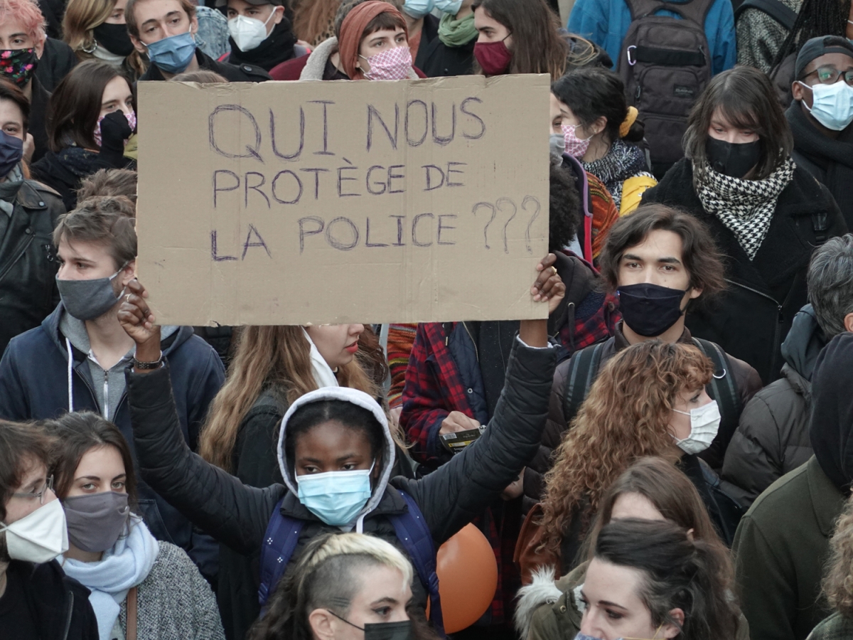 Qui nous protège de la Police ?