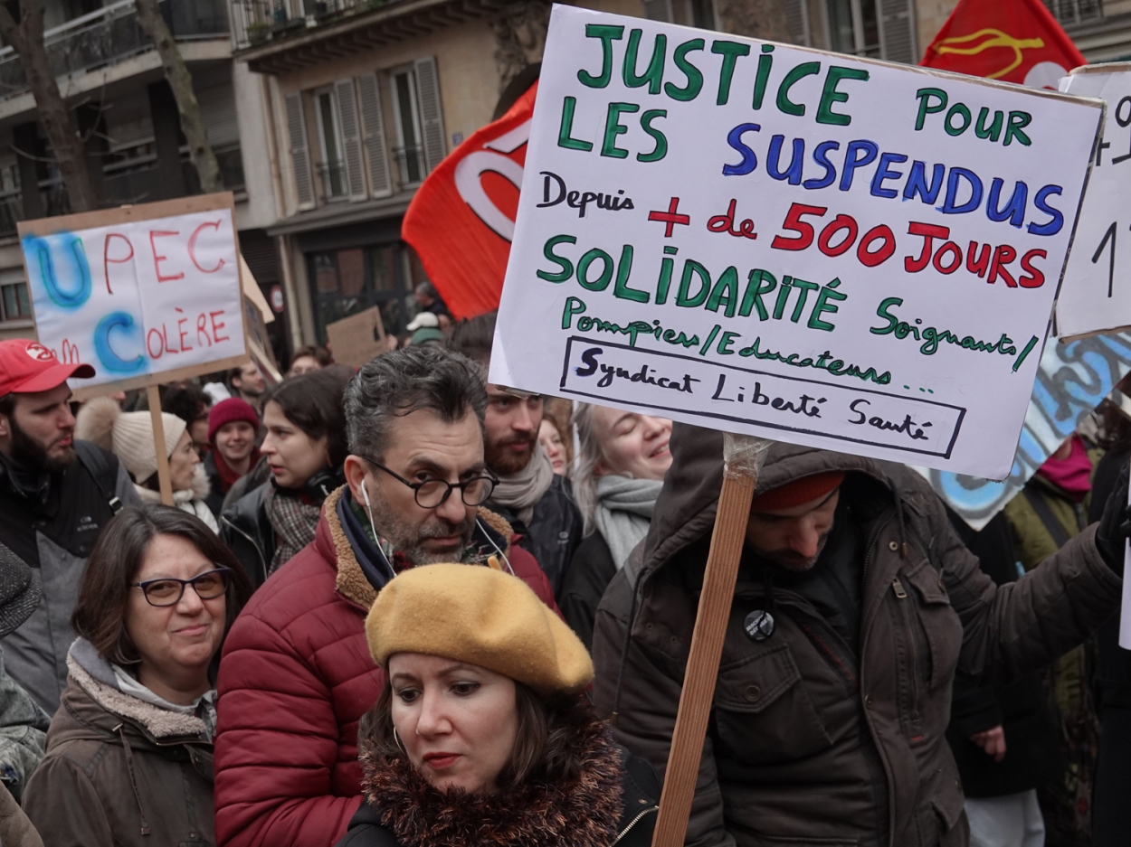 Justice pour les suspendus