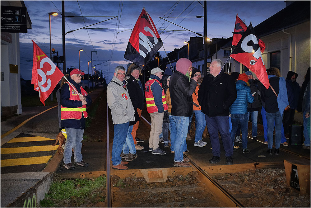 02 - Blocage Gare Rosporden le 28 Mars 2023