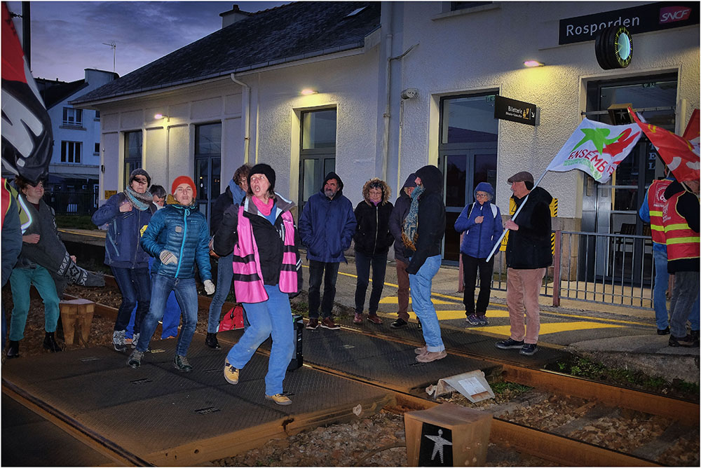 03 - Blocage Gare Rosporden le 28 Mars 2023