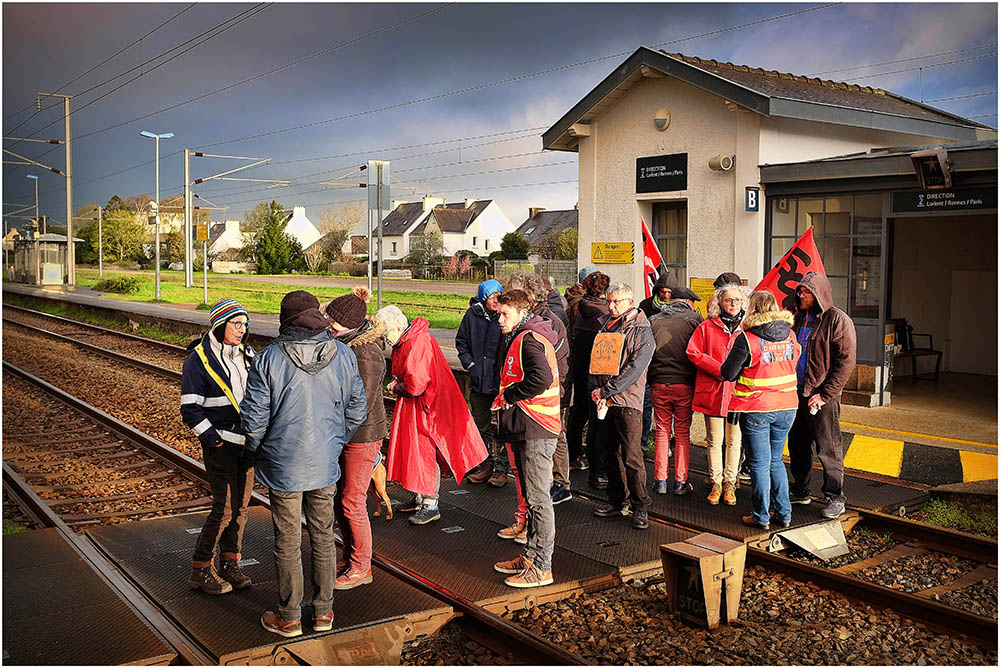 01 - Blocage Gare Rosporden le 13 avril 2023