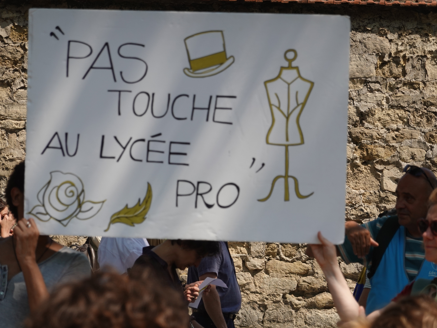 Pas touche au lycée pro