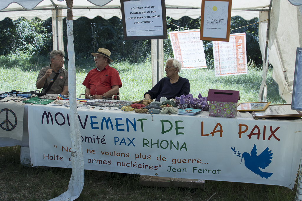 Stand du comité Pax Rhona du Mouvement de la Paix