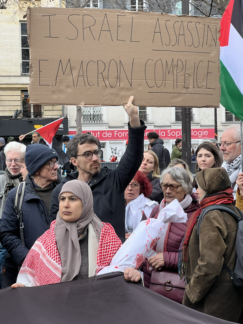 Israel Assassin, Macrom complice