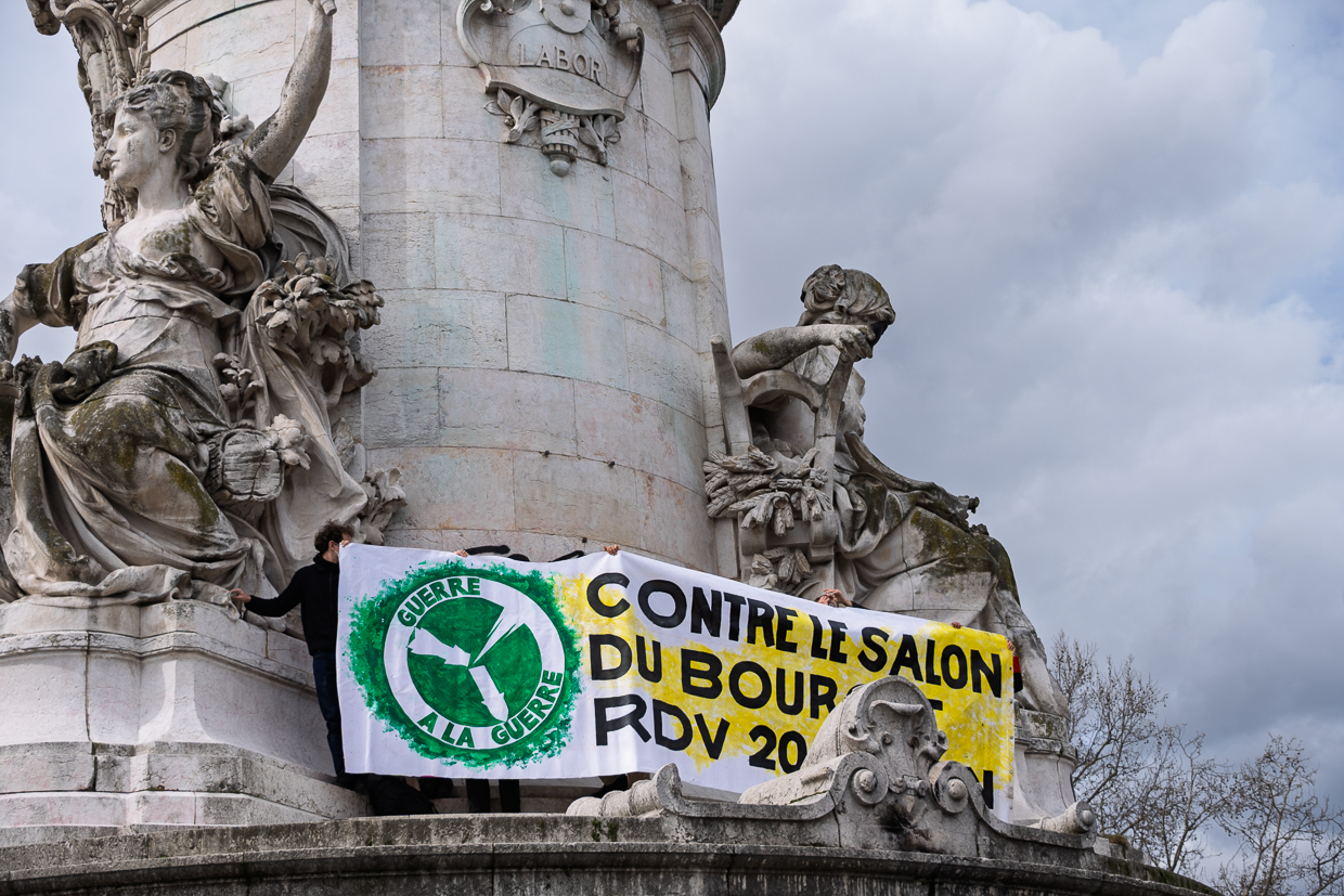 Contre le salon du Bourget