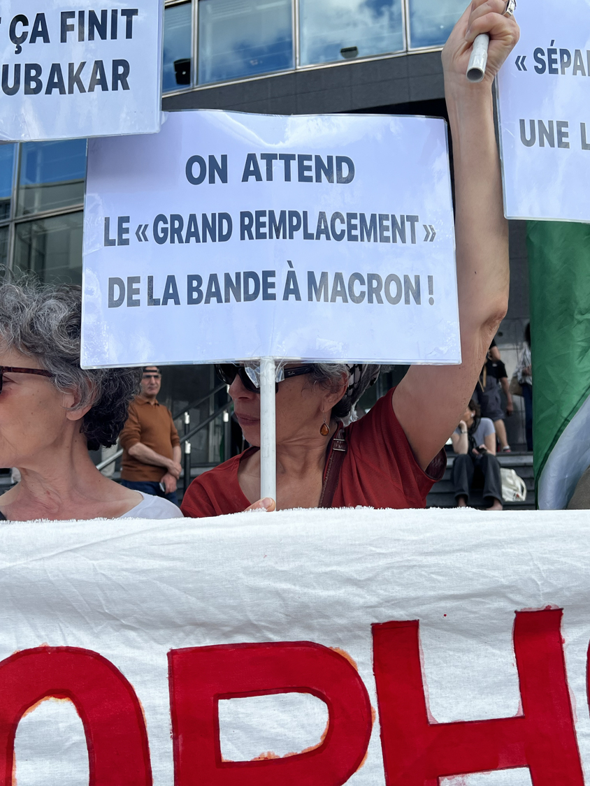 Remplacement de la bande à Macron