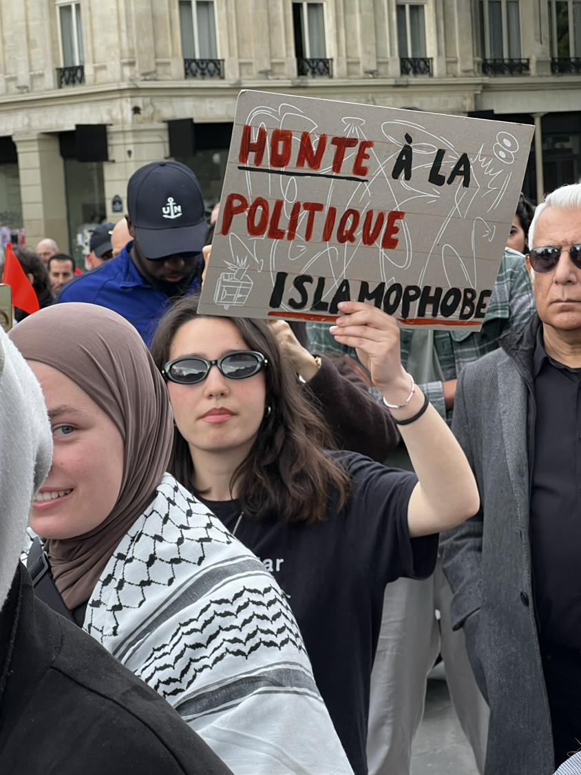 Honte à la politique islamophobe