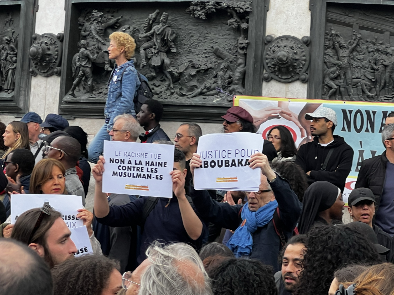 Le racisme tue