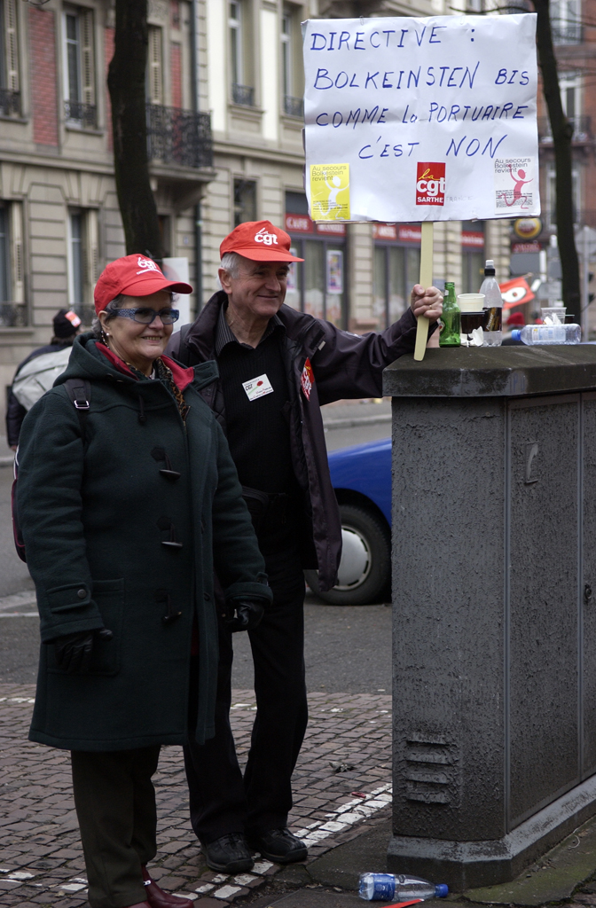 Couple militant cgt contre la directive