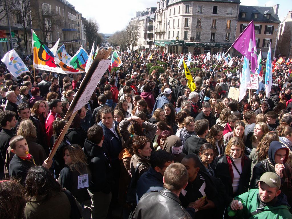 Rodez contre le cpe 28 mars 2006 - sur la Place d'Armes 2