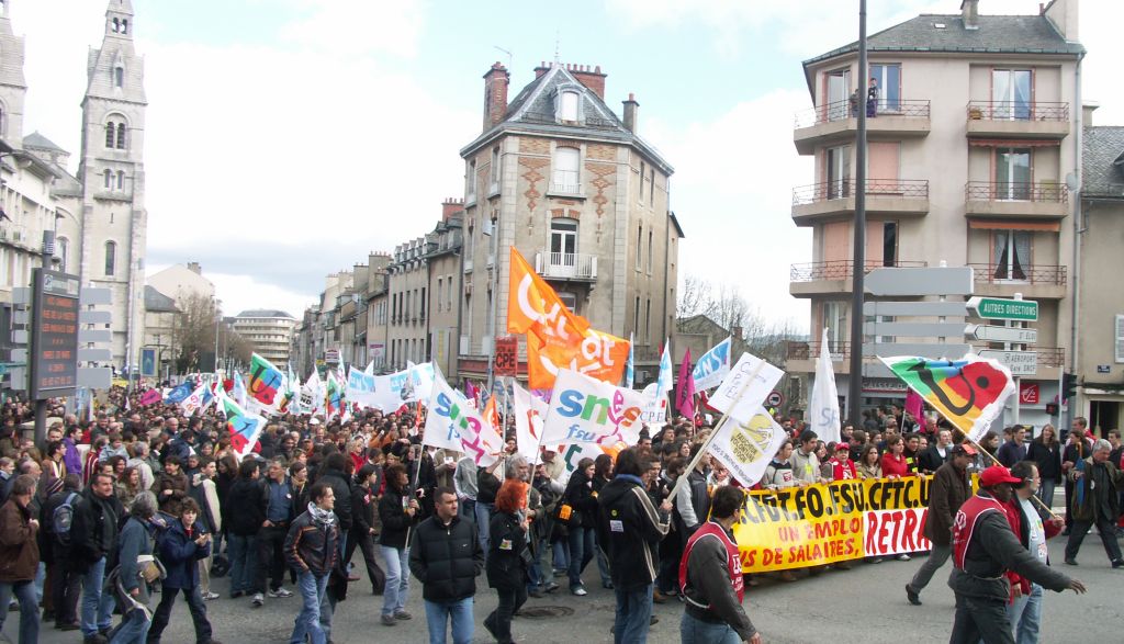 Rodez contre le cpe 28 mars 2006 - départ de la manif