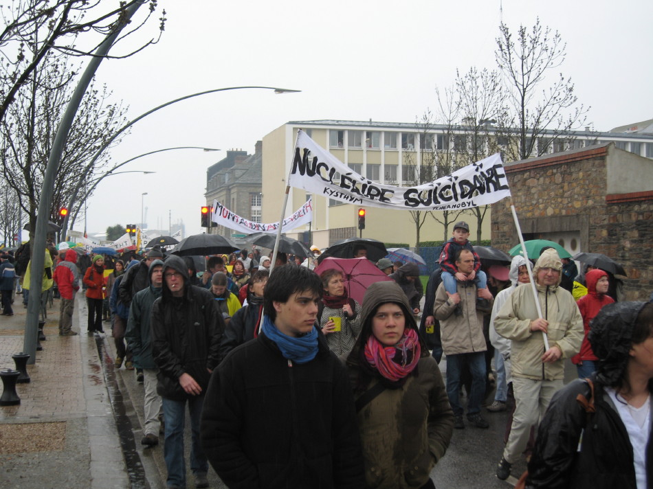 manifestation contre l'EPR Cherbourg