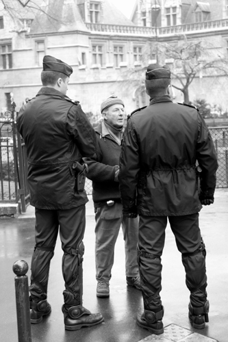 Devant la Sorbonne le 20.03.2006