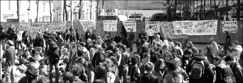 Sit-in devant la Sorbonne le 07.04.06