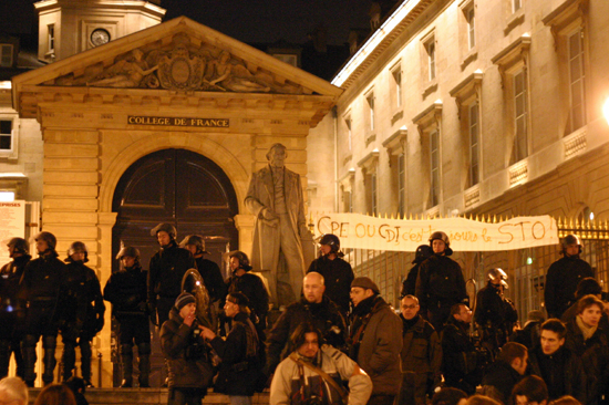 Le collège de France occupé