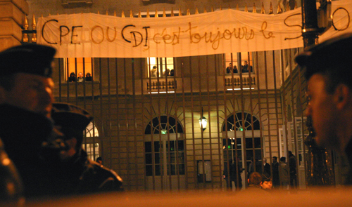 Le collège de France occupé