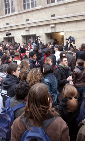 "La Sorbonne aux étudiants!"