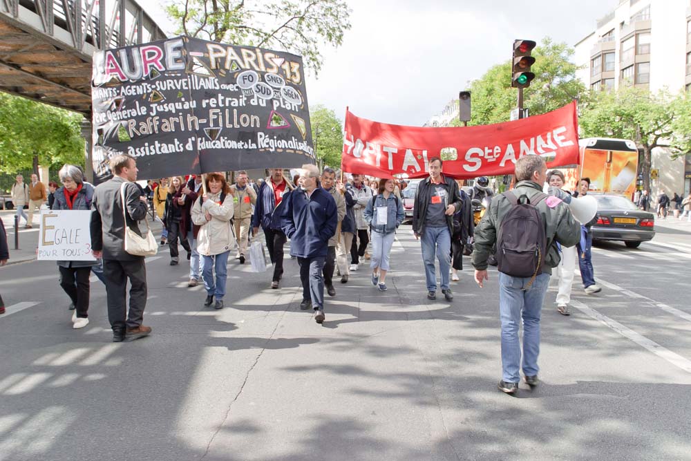 Manifestation à Paris pour la sauvegarde du régime de retraite