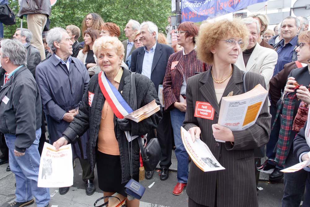 Manifestation à Paris pour la sauvegarde du régime de retraite