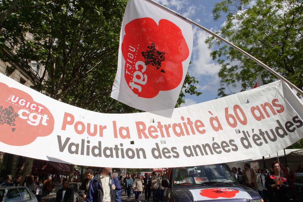 Manifestation à Paris pour la sauvegarde du régime de retraite