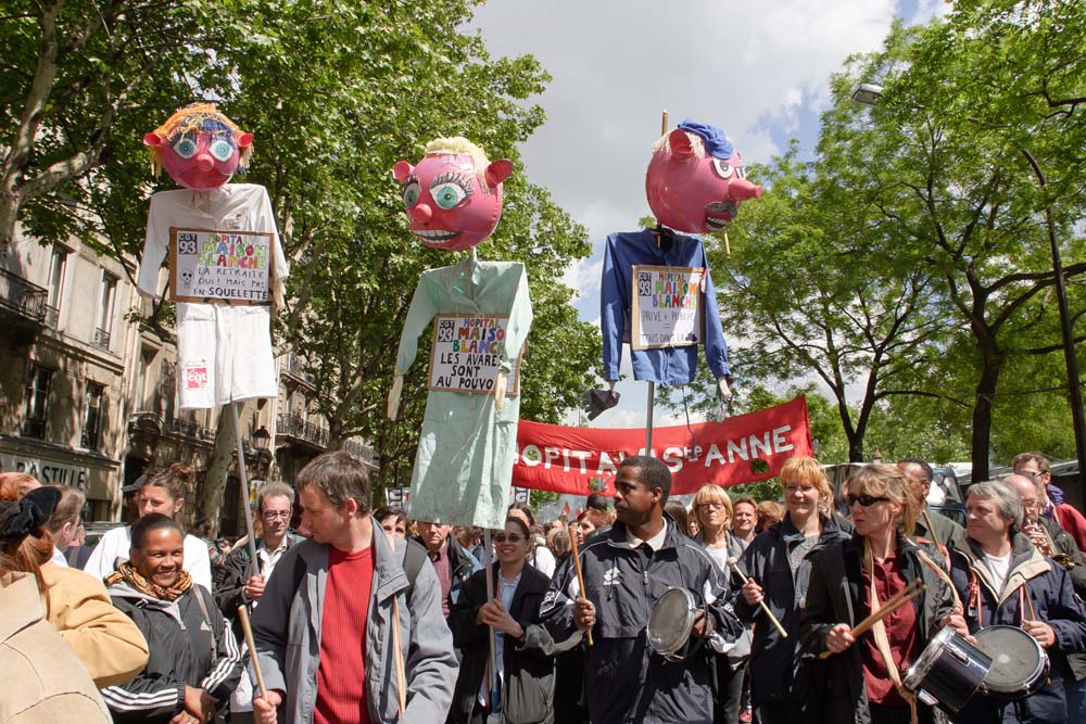 Manifestation à Paris pour la sauvegarde du régime de retraite