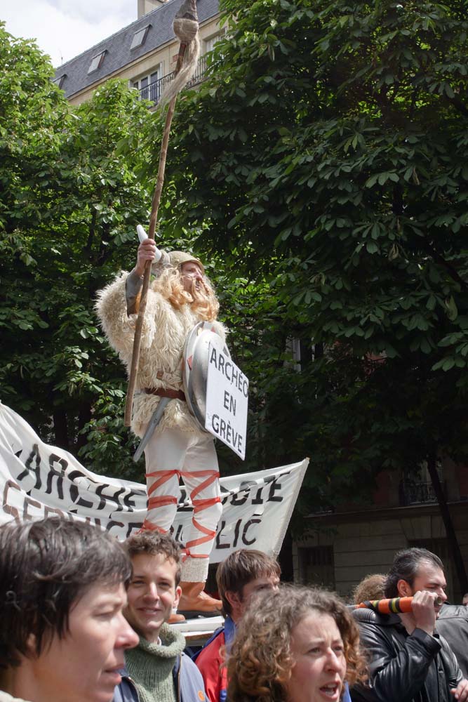 Manifestation à Paris pour la sauvegarde du régime de retraite