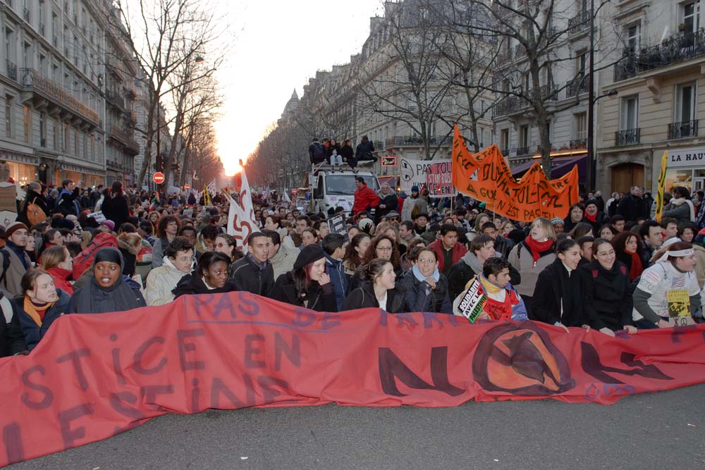 Non à la guerre en IRAK, manifestation à PARIS