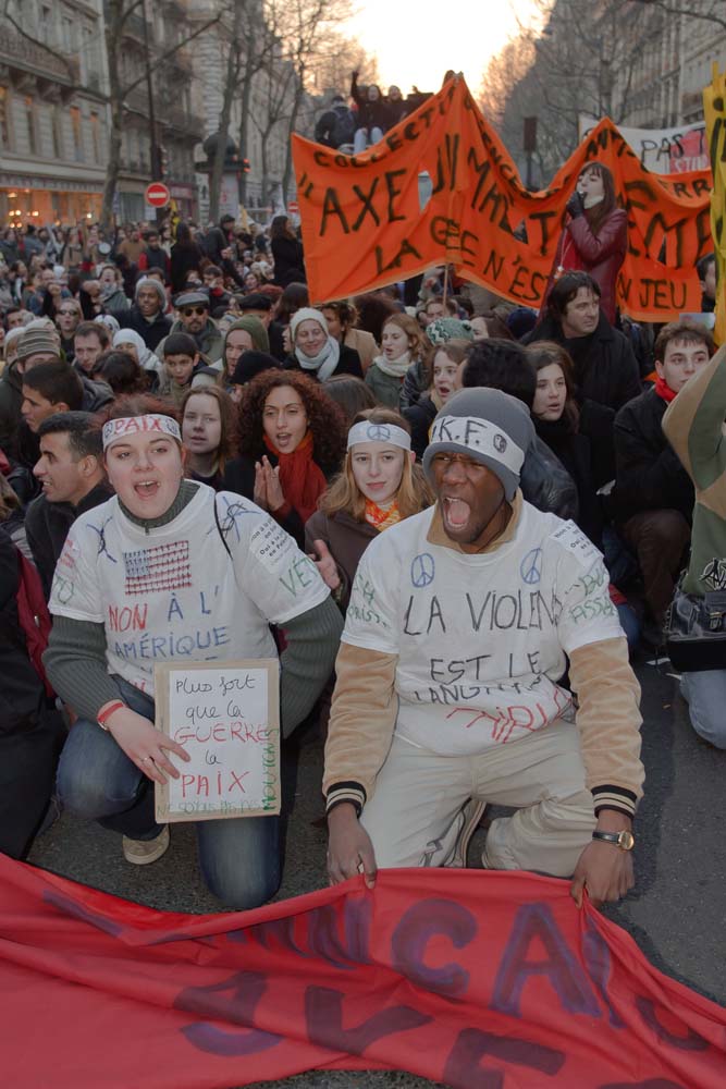 Non à la guerre en IRAK, manifestation à PARIS