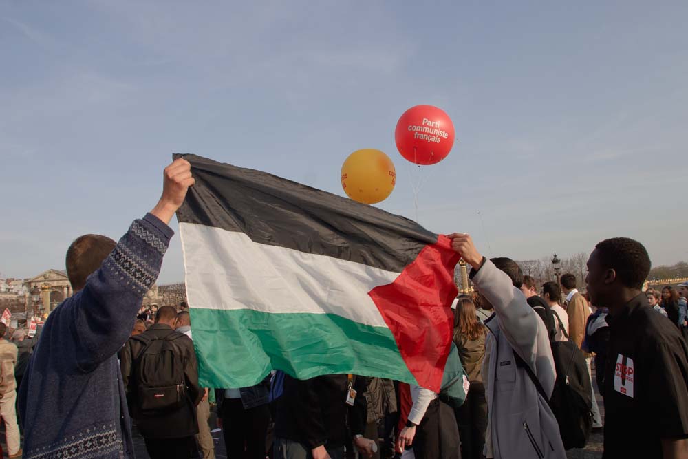 Contre la guerre en IRAK, manifestation à PARIS