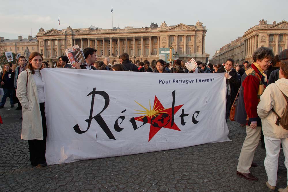 Contre la guerre en IRAK, manifestation à PARIS