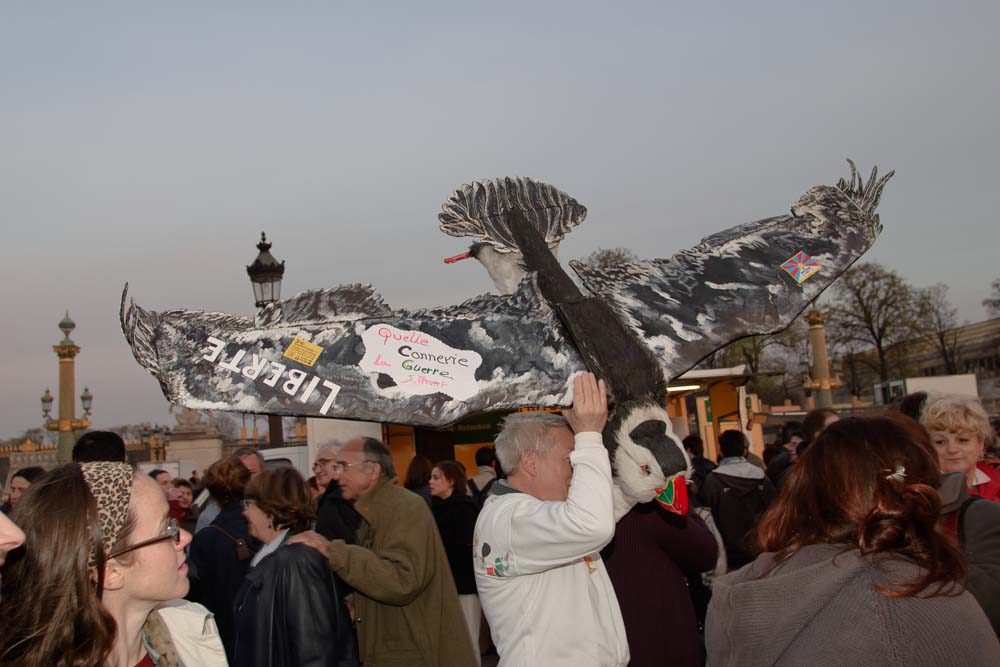 Contre la guerre en IRAK, manifestation à PARIS