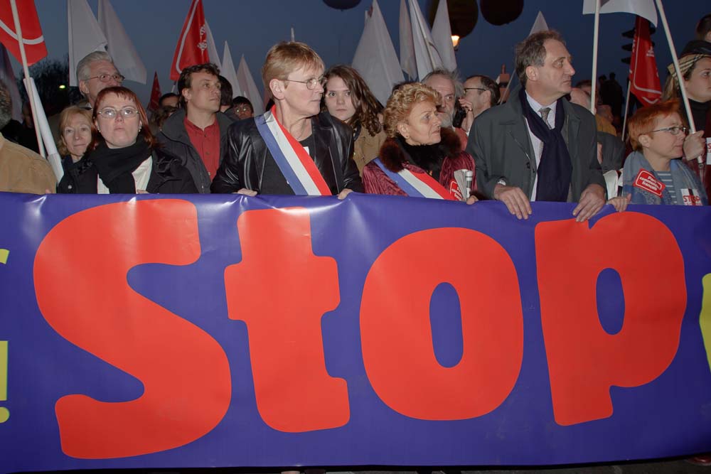 Contre la guerre en IRAK, manifestation à PARIS