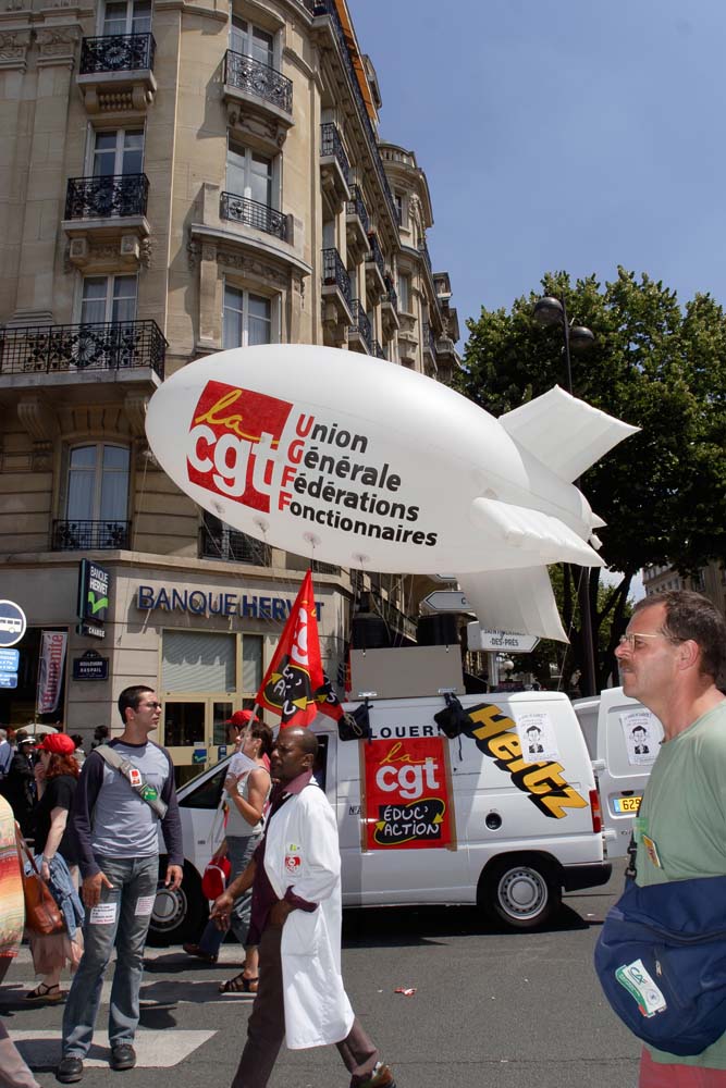 Manifestation contre la privatisation des services publics à ParisManifestation contre la privatisation des services publics à Paris