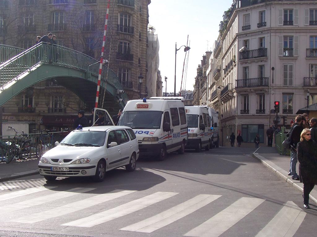 Déboulonneurs 24/02/2007 quai de Jemmapes- rue Alibert