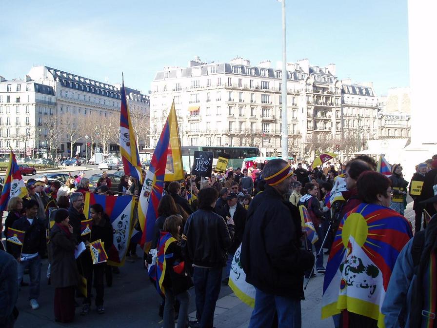 Manifestation au Trocadero-Ambassade de Chine, pour le tibet libre 10 mars 2007