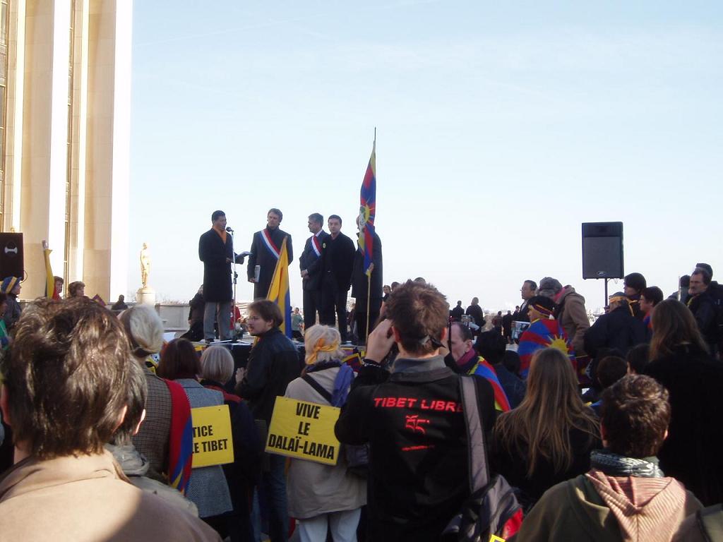 Manifestation au Trocadero-Ambassade de Chine, pour le tibet libre 10 mars 2007