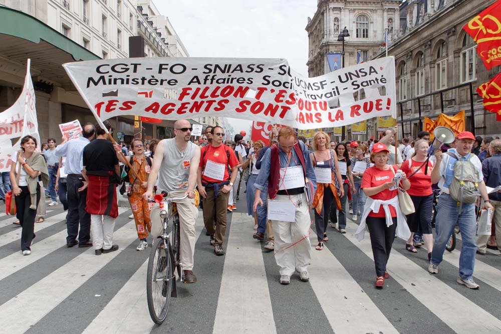 Manifestation à Paris pour la sauvegarde du régime retraite