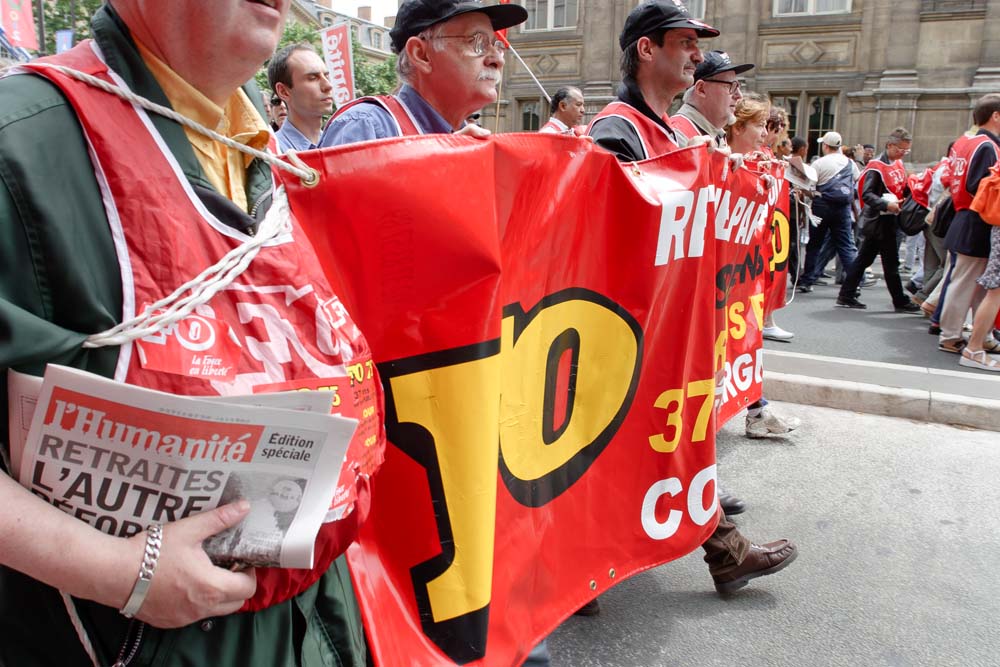 Manifestation à Paris pour la sauvegarde du régime retraite