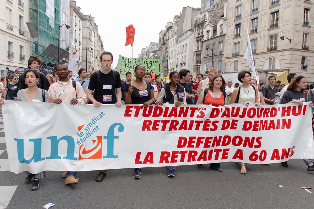 Manifestation à Paris pour la sauvegarde du régime retraite