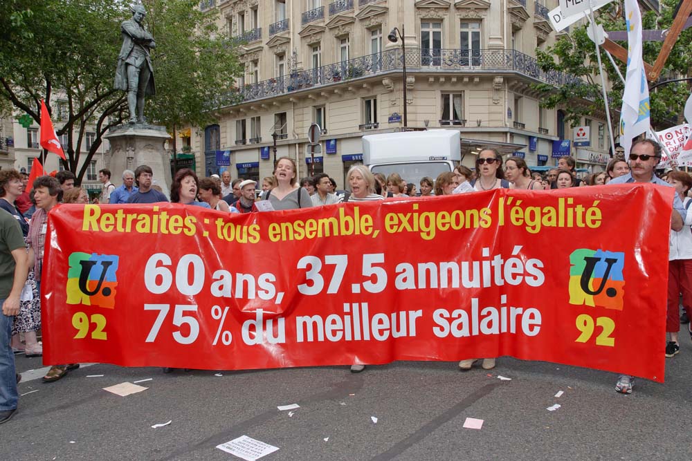 Manifestation à Paris pour la sauvegarde du régime retraite