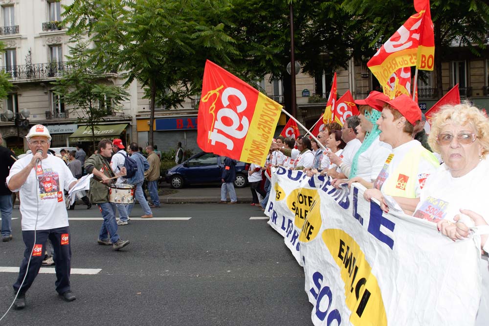 Manifestation à Paris pour la sauvegarde du régime retraite