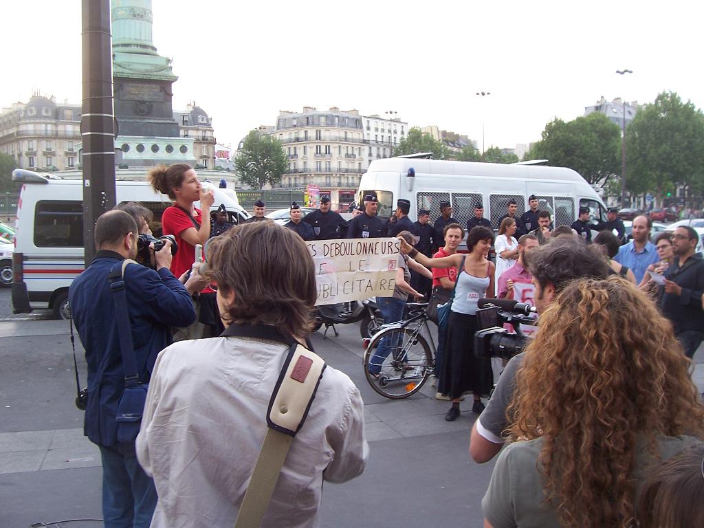 Collectif des Déboulonneurs 27/04/07  Bastille