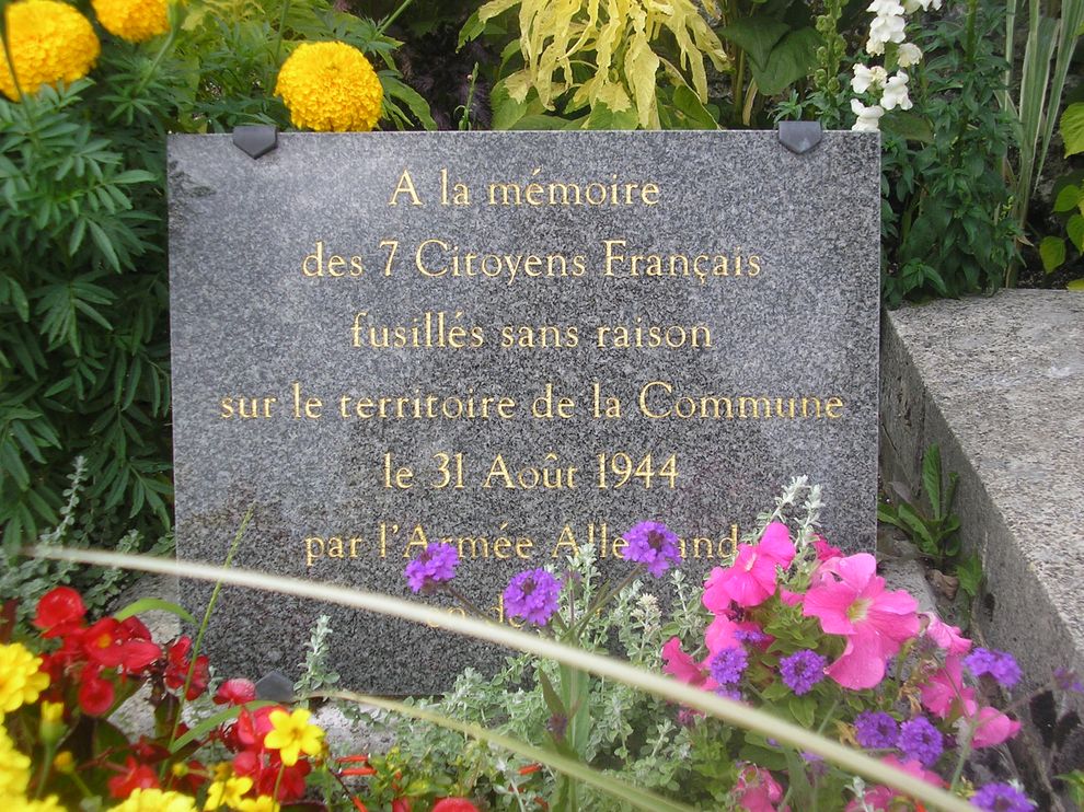 plaques des 7 fusilliers de la ville de mareuil sur cher (41)