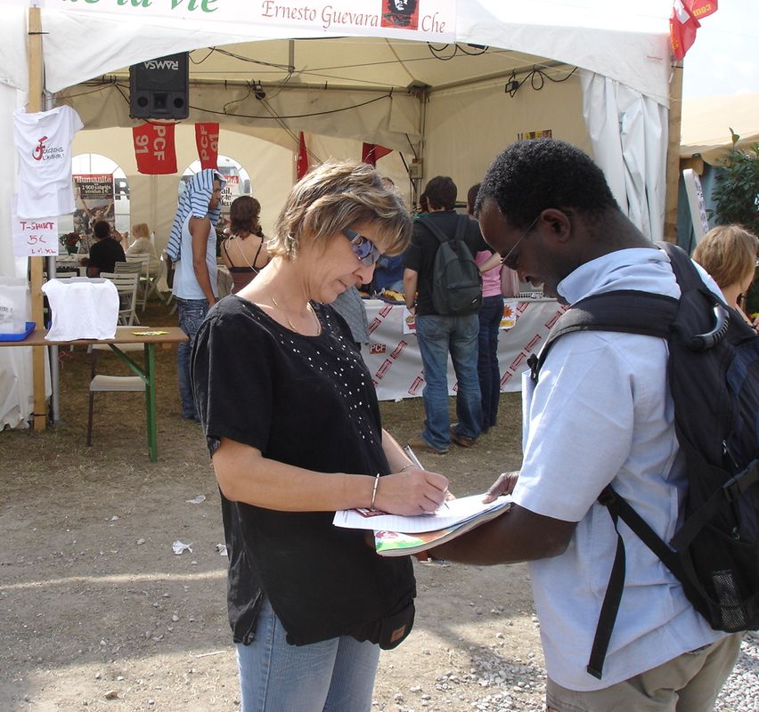 Fête Huma 2007 stand Etampes