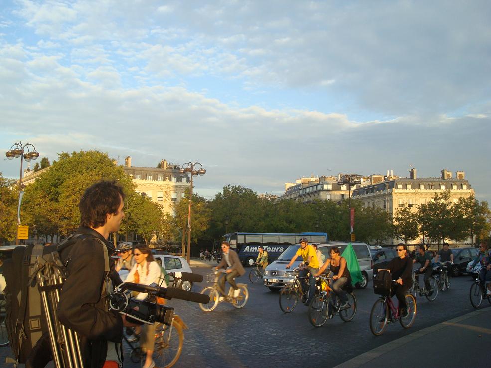 Manifestation cycliste le 22 septembre 2007 à la place de l'étoile