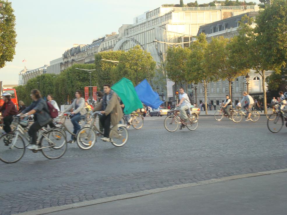 Place aux vélos !