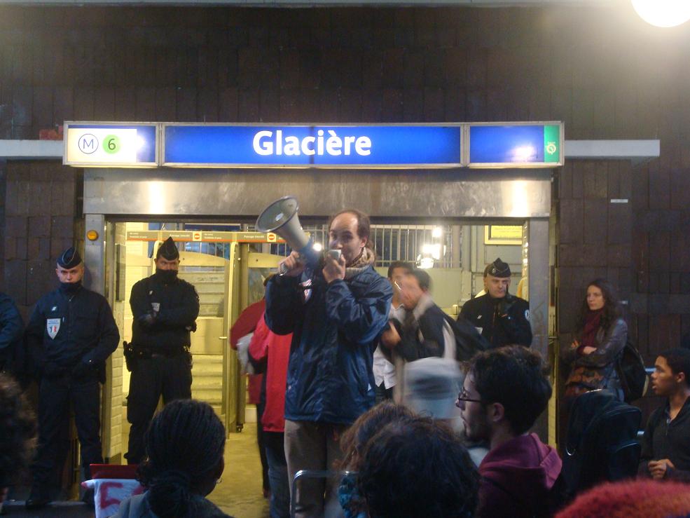 Présentation de l'action sous le regard des forces de l'ordre