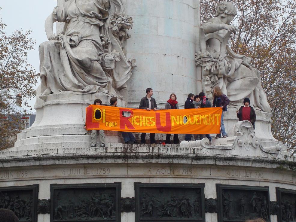 Loi pour Riche Uniquement