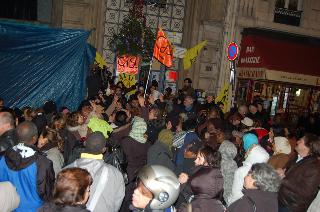 Les mal-logés fêtent la signature de l'accord