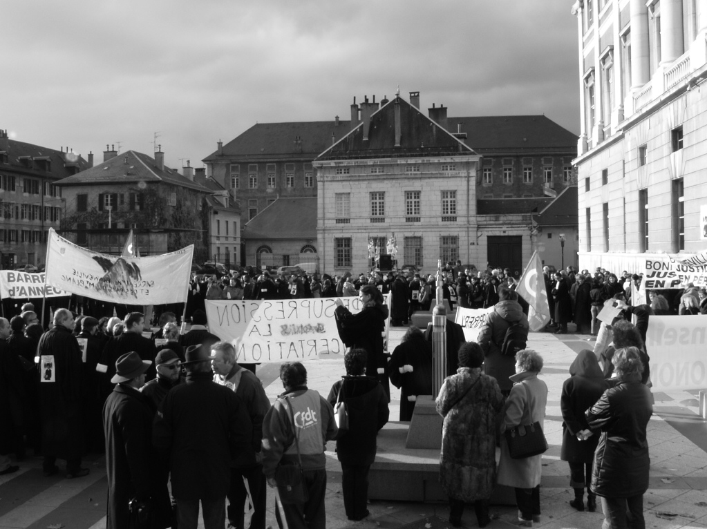 MANIFESTATION DEVANT LE PALAIS DE JUSTICE DE CHAMBERY